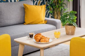 Café da manhã diário mediante uma taxa