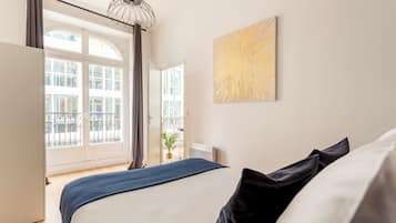 Apartamento, vista para a cidade | Roupas de cama antialérgicas, camas com colchões pillow-top