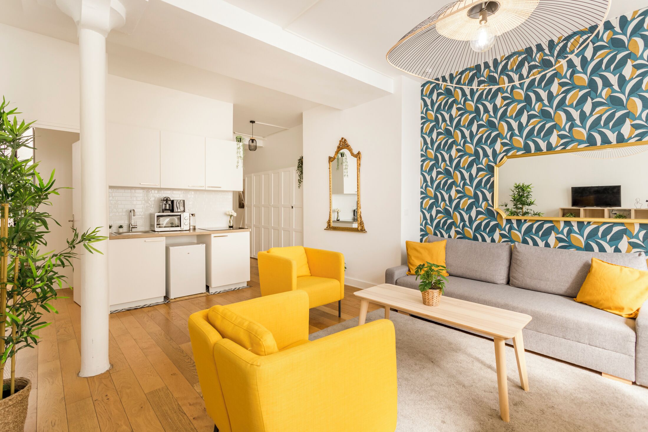 Appartement, vue ville | Coin séjour | Espaces bureaux