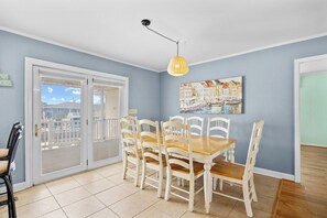 Dining - 5 BR Channel Home Sleeps 15 Cherry Grove (North Myrtle Beach)