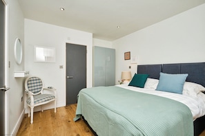 2 bedrooms, bed sheets