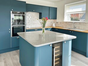 오븐, 쿡탑, 조리 도구/접시/주방 기구