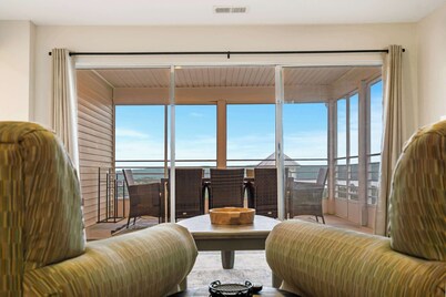 Ozark Mountain Oasis For 7!