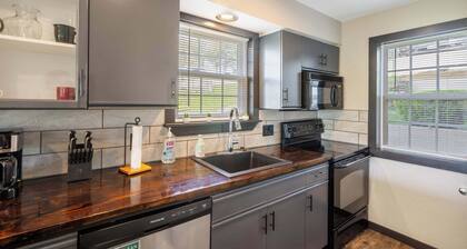 Peaceful Resort Condo Holiday Home for 6