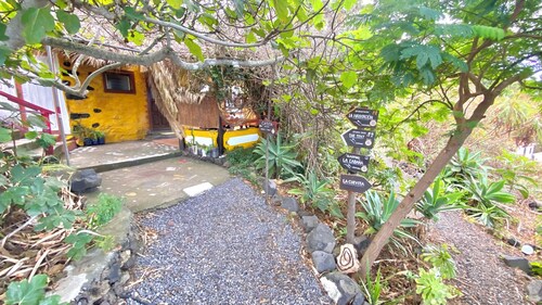 Casita Mazo, 1 bedroom, living with sofabed and  kitchen bar, bathroom