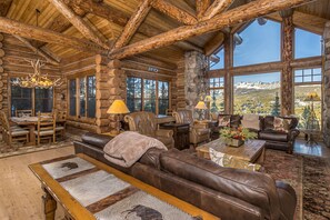 Smart TV, chimenea, mesa de ping pong, impresora