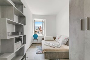 Family House, Multiple Bedrooms (L' angolino di Cannobio) | 2 bilik tidur, ruang kerja komputer riba, Wi-fi percuma, cadar katil 
