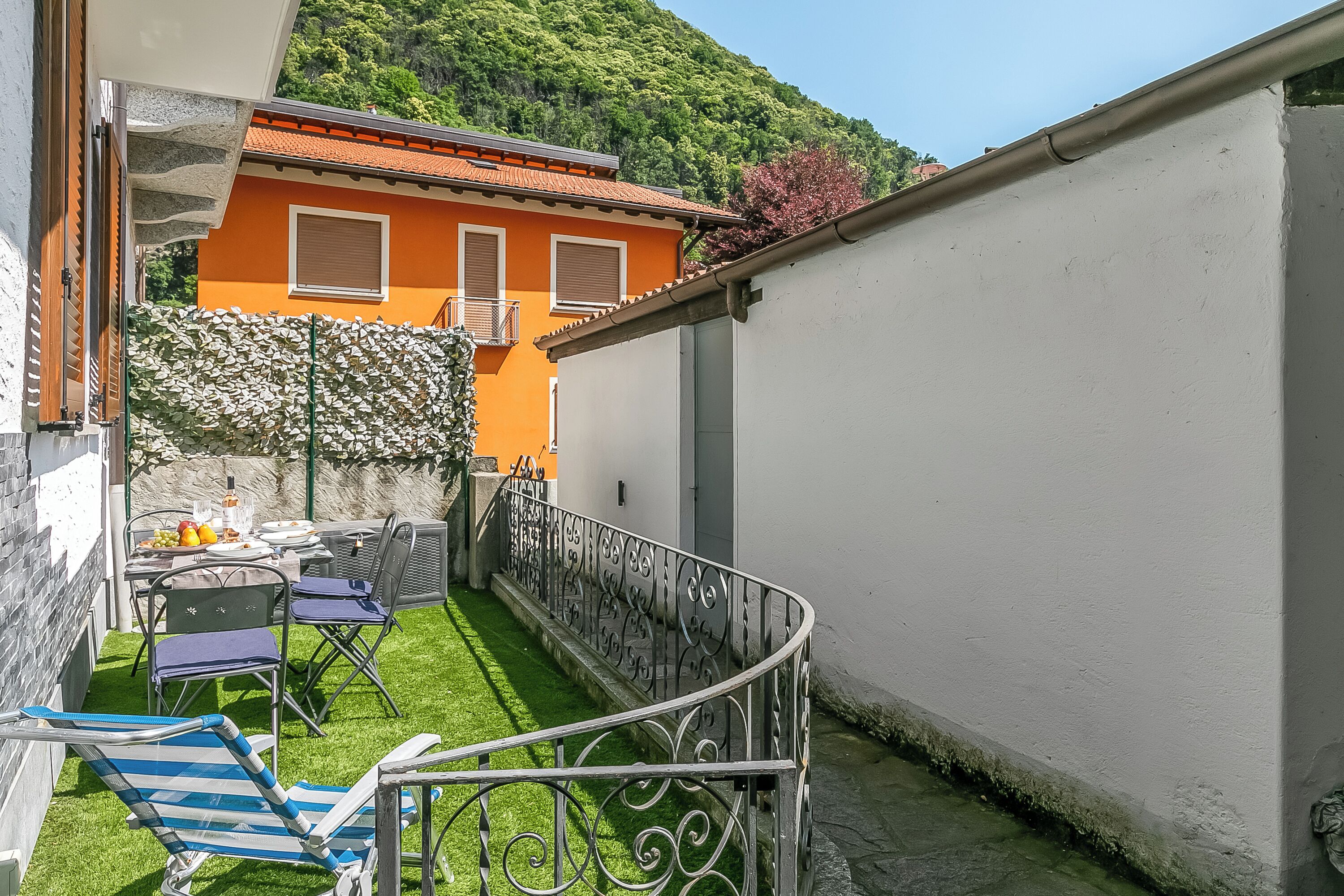 Family House, Multiple Bedrooms (L' angolino di Cannobio) | Outdoor dining