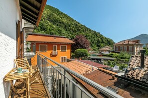 Family House, Multiple Bedrooms (L' angolino di Cannobio) | Balcony