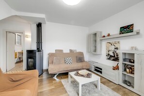 32-inch Smart TV with cable channels, fireplace - L' Angolino di Cannobio (Cannobio)