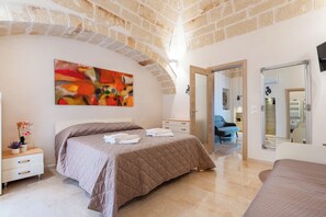 Family Apartment, Multiple Bedrooms (Civico 72 Monopoli) | 1 bedroom, free WiFi, bed sheets