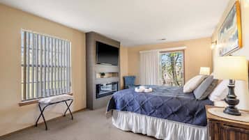 Condo, Multiple Beds, Patio, Golf View (Pond View Serenity) | 2 bedrooms, individually decorated, individually furnished, bed sheets