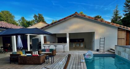 Grande maison de campagne avec piscine et cuisine dâĂ©tĂ© â PĂ©rigord