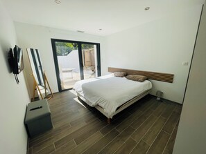 5 habitaciones, tabla de planchar con plancha y wifi gratis