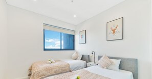 3 bedrooms, iron/ironing board, WiFi, bed sheets