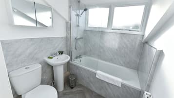 House, 2 Bedrooms | Bathroom