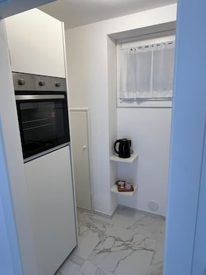 Oven, stovetop, dishwasher