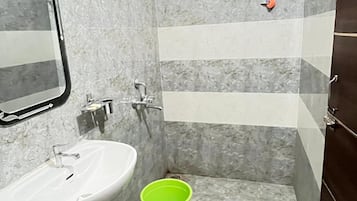 Deluxe Double Room, Balcony, City View | Egyptian cotton sheets, premium bedding, down duvets