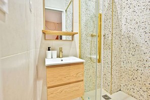 Een douche, een haardroger