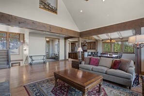 TV, fireplace, offices - Top Of the World (Crested Butte)