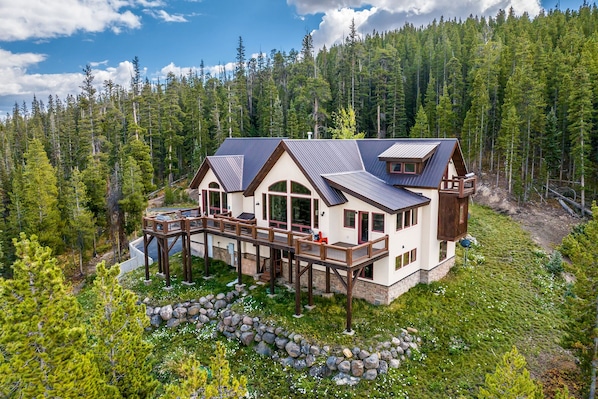 Exterior - Top of the World! Luxury Only Minutes from Town! Hike From the front Door! Views (Crested Butte)