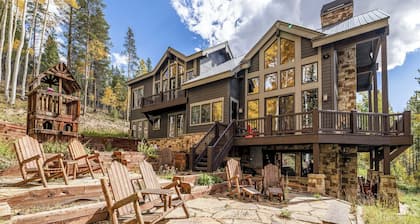 Wildcat Ridge! Spectacular 4 Bedroom Home on 35 Acres Minutes from Town!