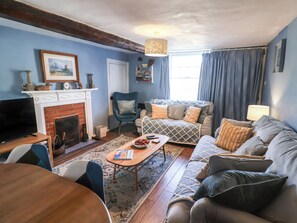 Living area - Delphinium (Holt)