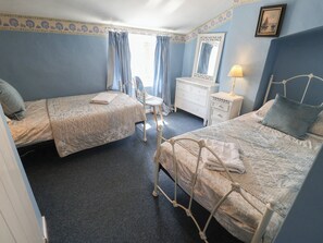 3 Schlafzimmer, individuell dekoriert, individuell eingerichtet