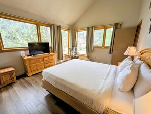 2 Schlafzimmer, Schreibtisch, Bügeleisen/Bügelbrett, WLAN