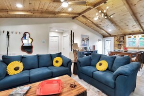 Una Smart TV, una chimenea