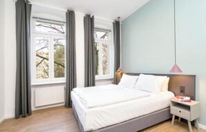 3 bedrooms, in-room safe, desk, iron/ironing board