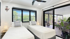 3 bedrooms, iron/ironing board, WiFi, bed sheets - White Pandanus, A beautifully styled beach house nestled in the peaceful charm of Magnetic Island (Horseshoe Bay)