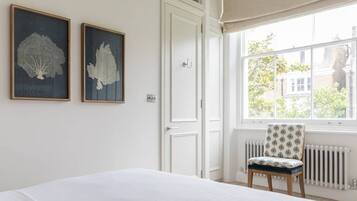 Apartment (2 Bedrooms) | 2 bedrooms, iron/ironing board, cribs/infant beds, bed sheets