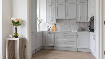 Departamento (2 Bedrooms) | Cocina privada | Lavavajillas, cafetera y tetera y tetera eléctrica