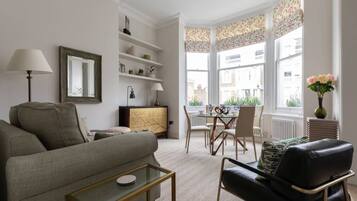 Apartment (2 Bedrooms) | Living area