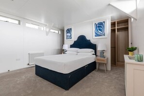 Apartment (2 Bedrooms) | 2 Schlafzimmer, Bügeleisen/Bügelbrett, Babybetten, Bettwäsche