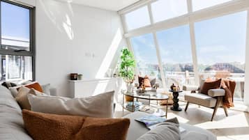 Apartment (2 Bedrooms) | Living area | TV