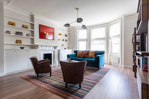 Apartment (2 Bedrooms) | Living area | TV