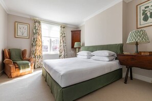 Apartment (4 Bedrooms) | 4 bedrooms, iron/ironing board, cribs/infant beds, bed sheets - Bark Place III by Onefinestay (London)