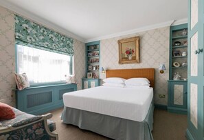 Apartment (3 Bedrooms) | 3 bedrooms, iron/ironing board, cribs/infant beds, bed sheets