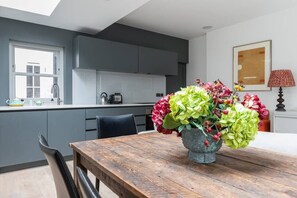 아파트 (2 Bedrooms) | 전용 주방 | 식기 세척기, 커피/티 메이커, 전기 주전자