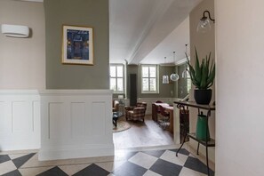 Apartment (2 Bedrooms) | Living area | TV