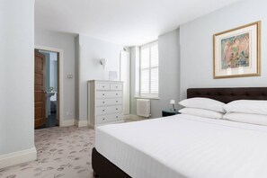 2 bedrooms, iron/ironing board, bed sheets - Drury Lane II by Onefinestay (London)