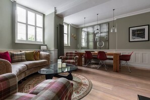 Apartment (2 Bedrooms) | Living area