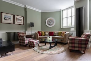 Apartment (2 Bedrooms) | Living area | TV