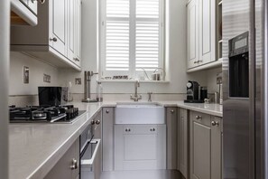 Private kitchen - Drury Lane II by Onefinestay (London)