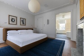 Apartment (4 Bedrooms) | 4 bedrooms, iron/ironing board, bed sheets - Albert Street V by Onefinestay (London)