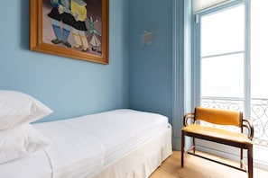 Apartment (2 Bedrooms) | 2 bedrooms, iron/ironing board, bed sheets