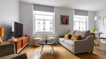 Apartment (1 Bedroom) | Living area