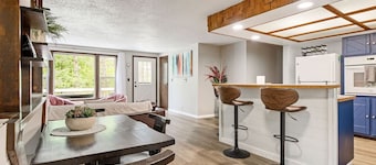 Cozy 3BR w/ Grill + Yard Games | Walk to Downtown + Lake MI